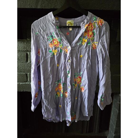 Fig And Flower Embroidered Floral Gauze Lavender Button Down Boho blouse Sz M - Picture 1 of 4